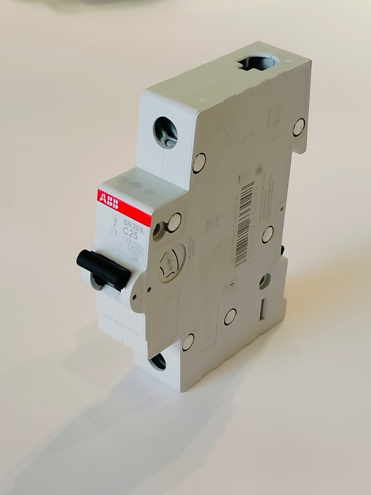 Abb قاطع تيار 25 امبير