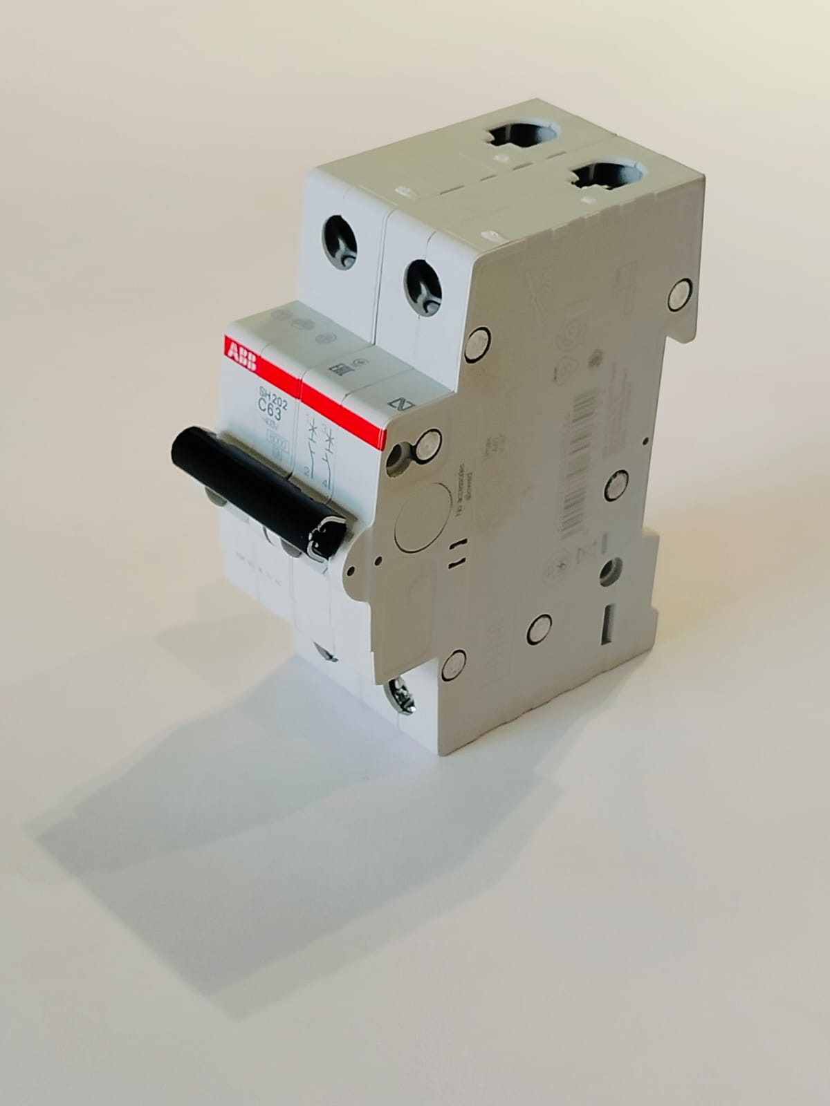 Abb قاطع تيار 63 امبير ثنائي