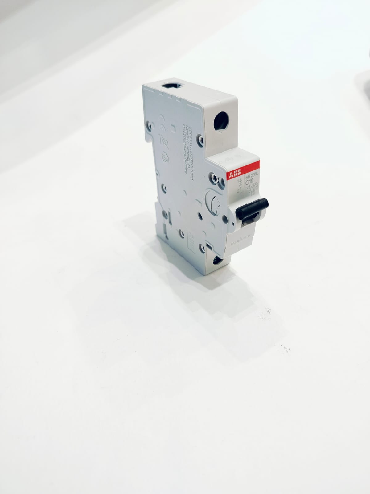 Abb قاطع تيار 16 امبير