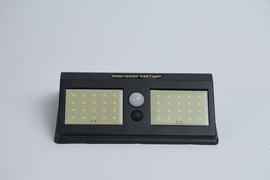 كشاف طاقة شمسية